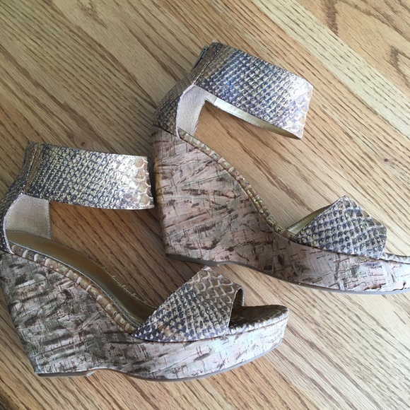 7M Isola Gold Cork Wedge Heels - Picture 6 of 12